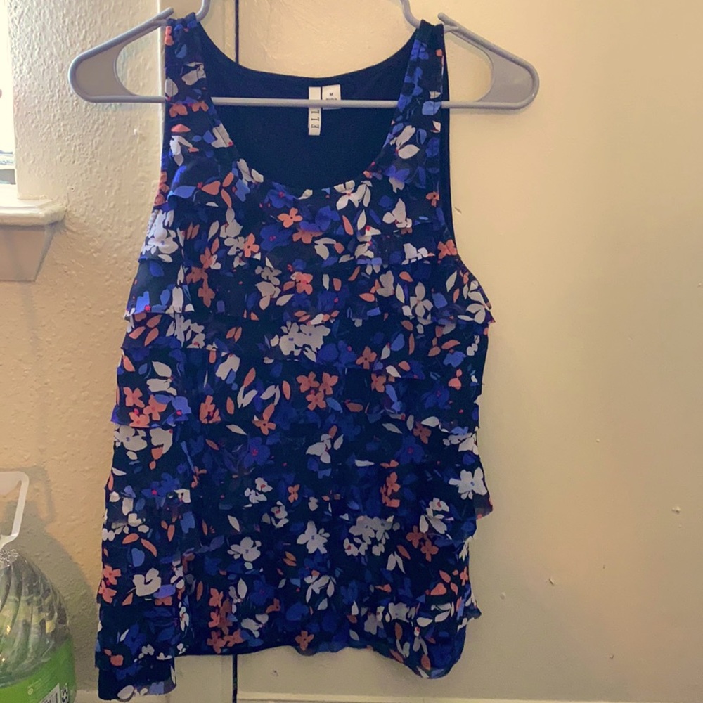 Elle brand, medium floral, ruffled tank